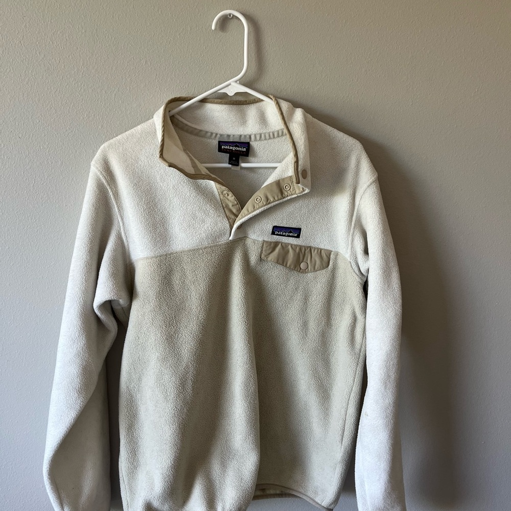 Patagonia Women’s Cream Fleece Sweater